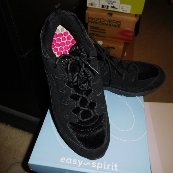 9.5m easy spirit ROMY25 BLACK SUEDE LEATHER SNEAKERS - Picture 1 of 13
